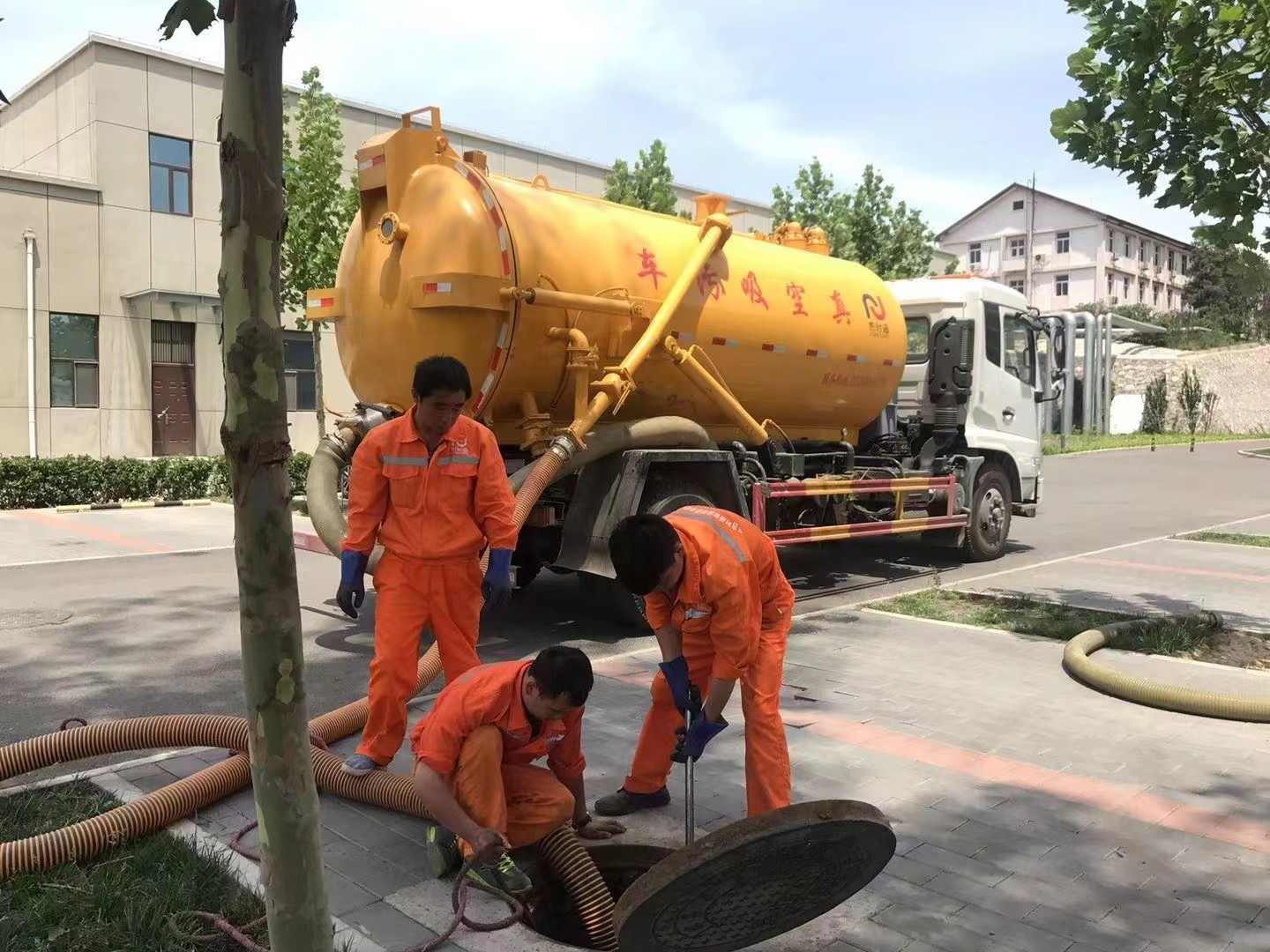 迭部化粪池清理与5-8吨吸粪车施工效率分析